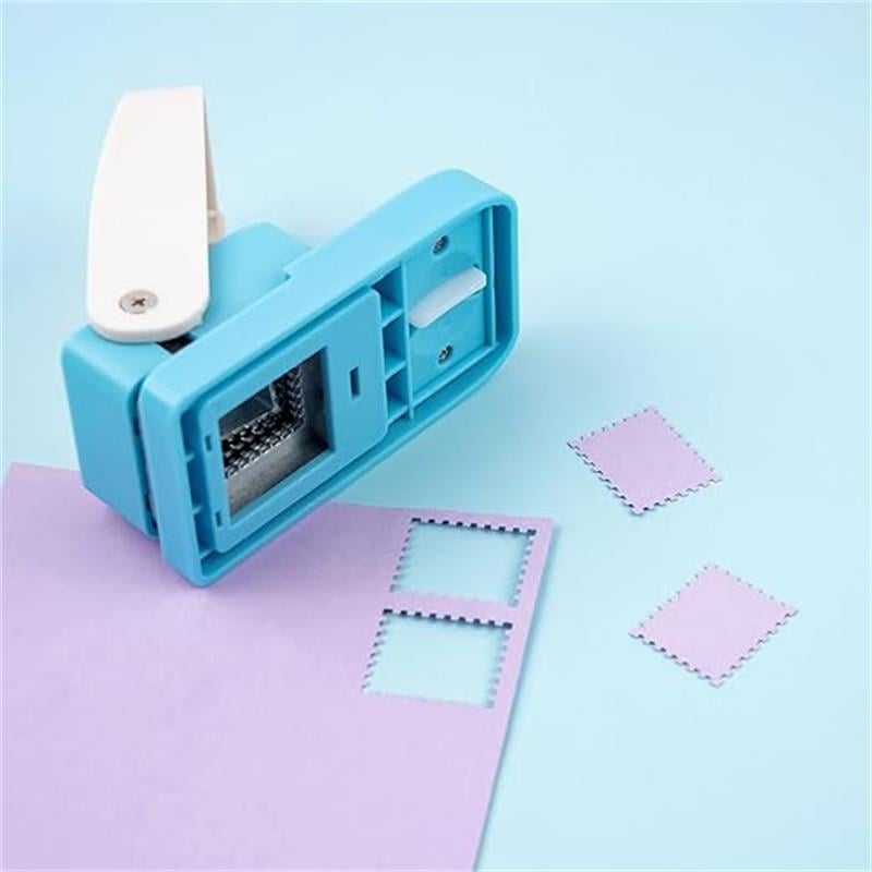 Underside cutting mechanism of the paper punch